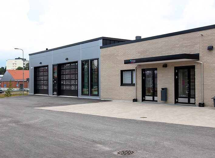 Raisio, FullVision ovi 4500x3600, RAL9005